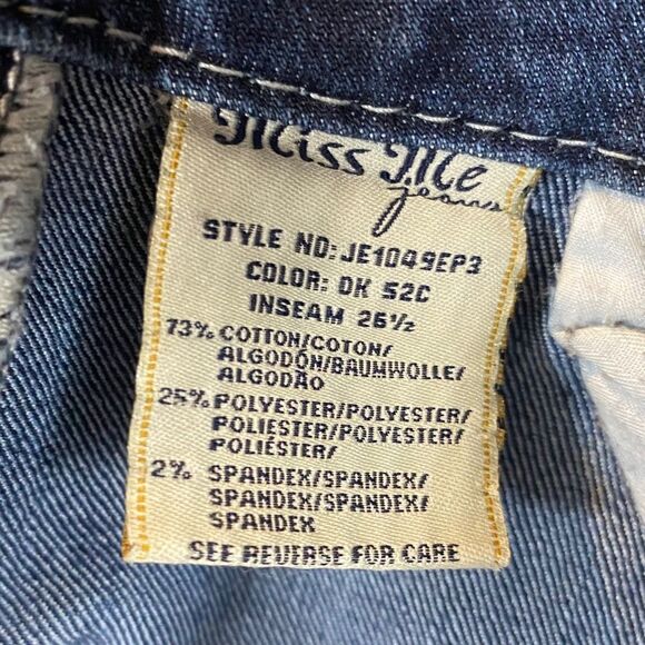 Miss Me JE1049EP3 Dark Wash Easy Capri Jeans Size 27 Inseam 26 1/2” - Picture 9 of 12